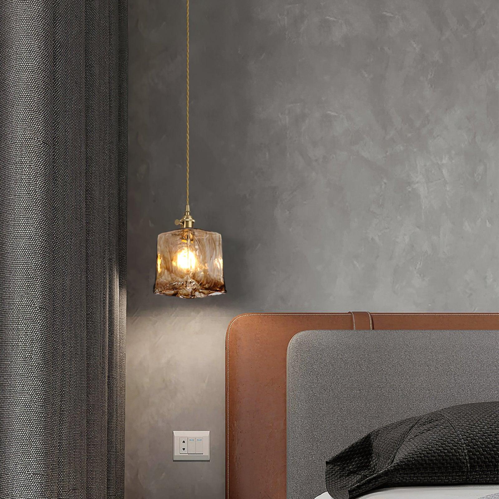 Luce a sospensione in vetro marrone vintage