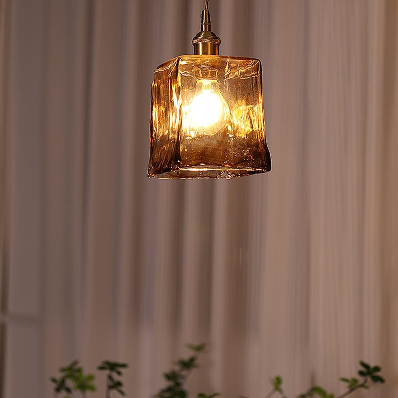 Luce a sospensione in vetro marrone vintage