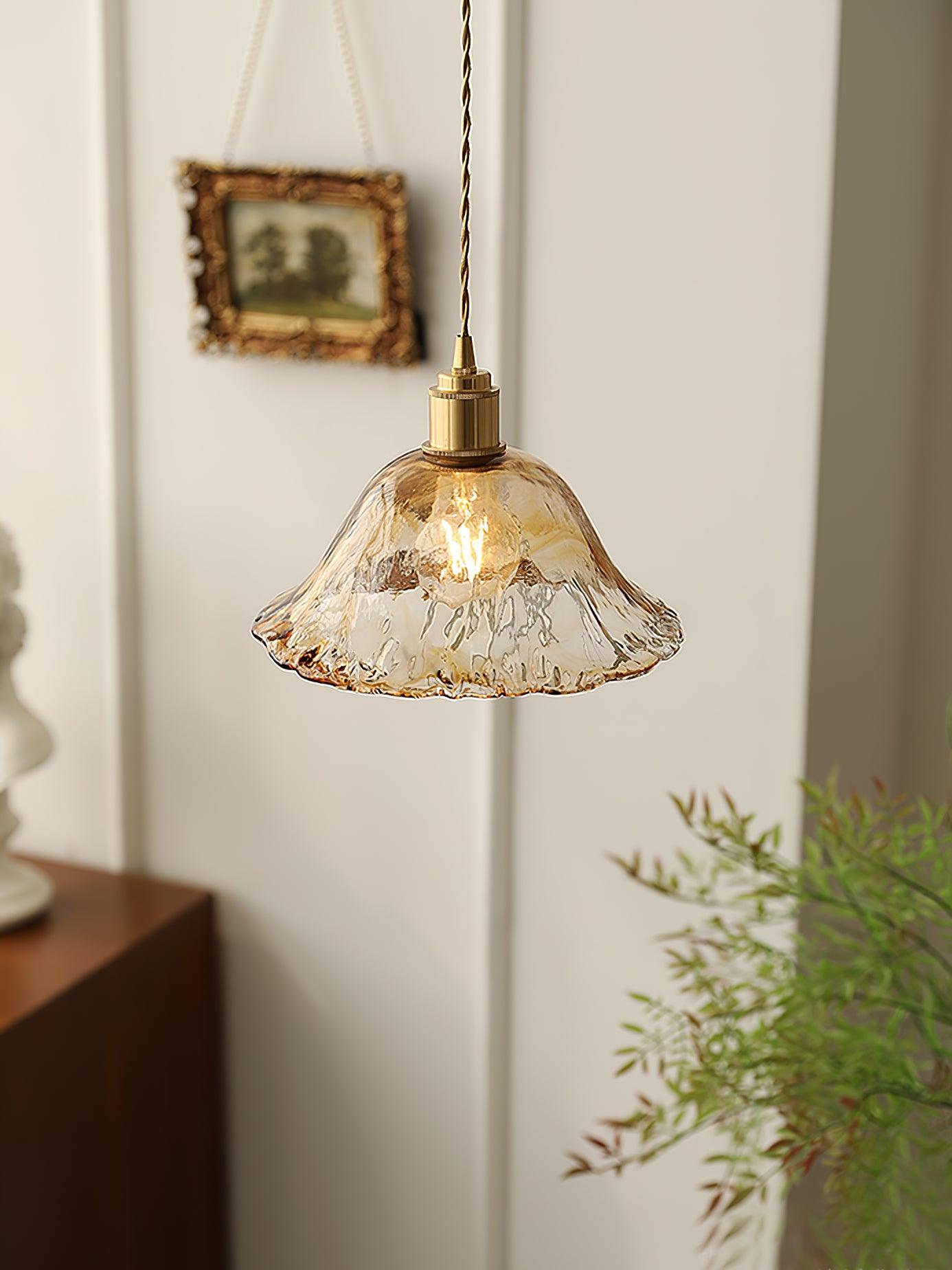 Luce a sospensione in vetro marrone vintage