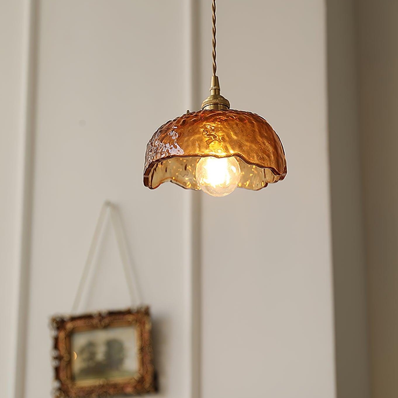 Luce a sospensione in vetro marrone vintage