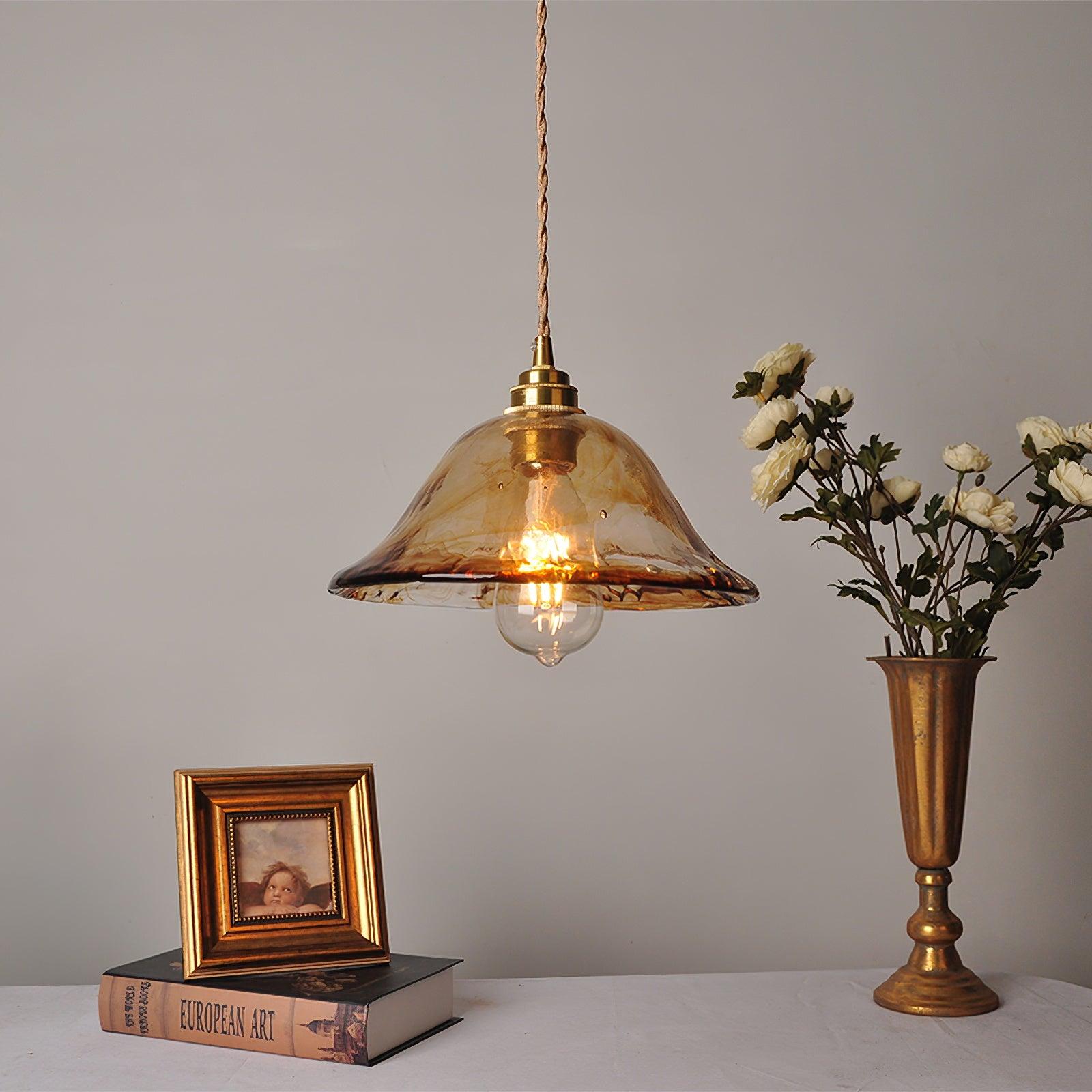 Luce a sospensione in vetro marrone vintage
