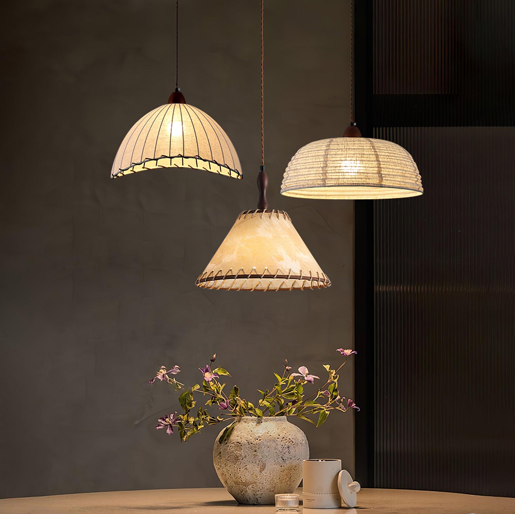 Lampada a sospensione della serie Legno e Tessuto