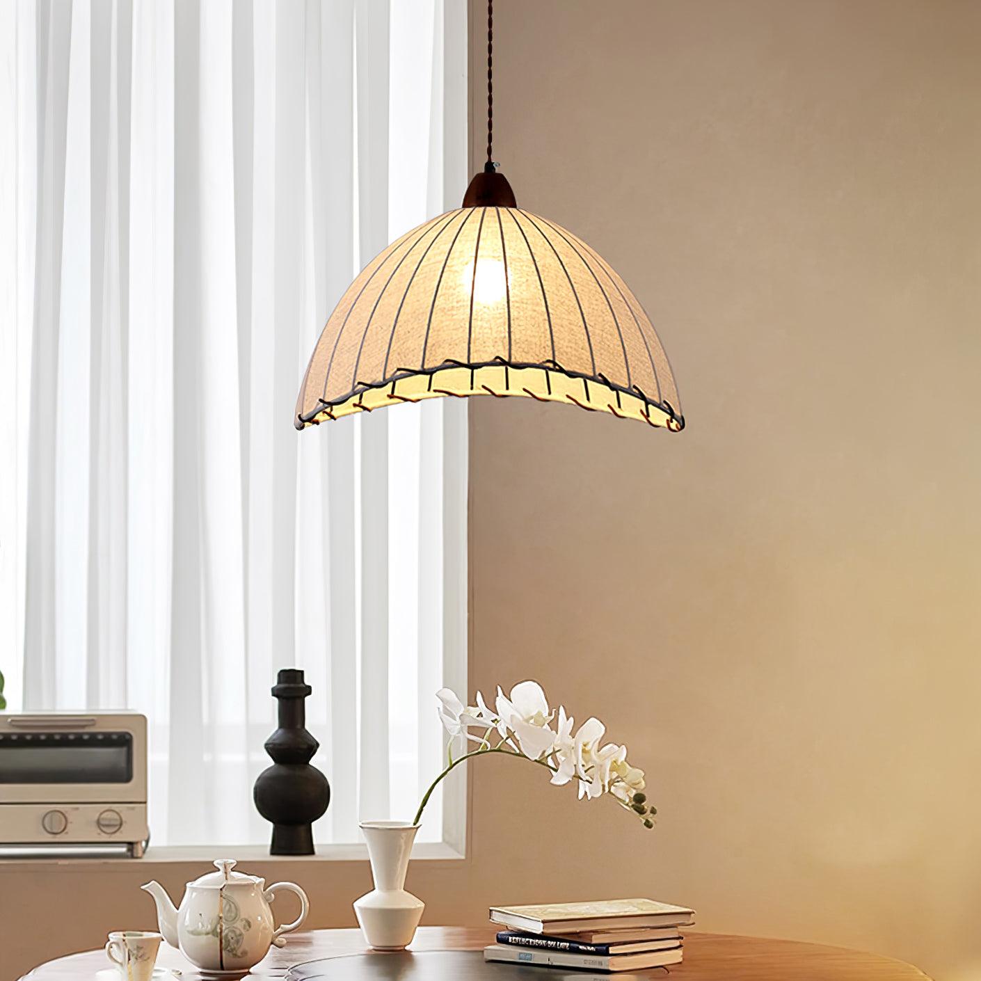 Lampada a sospensione della serie Legno e Tessuto