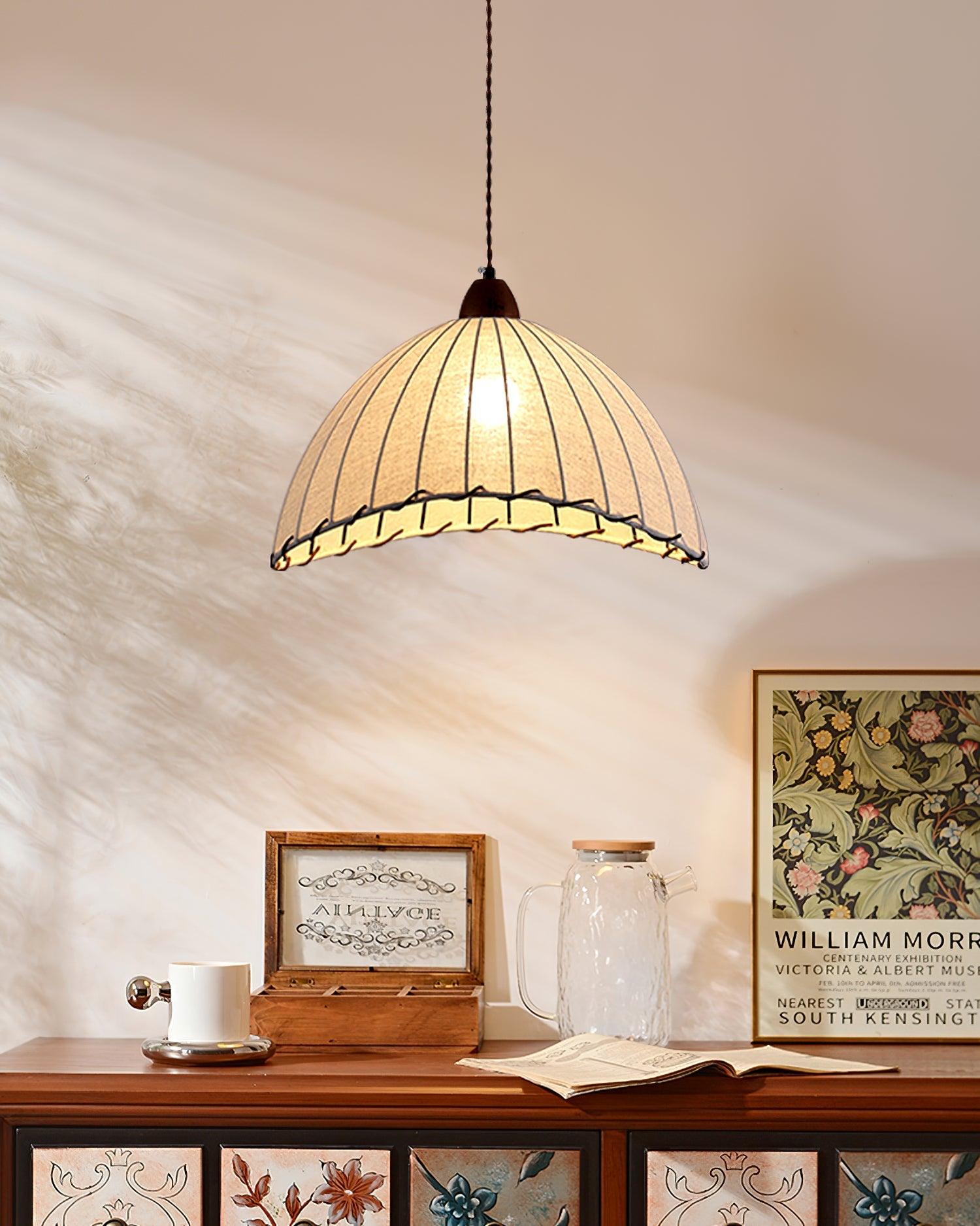 Lampada a sospensione della serie Legno e Tessuto