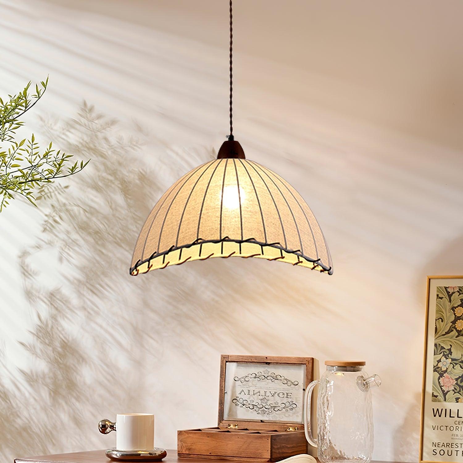 Lampada a sospensione della serie Legno e Tessuto