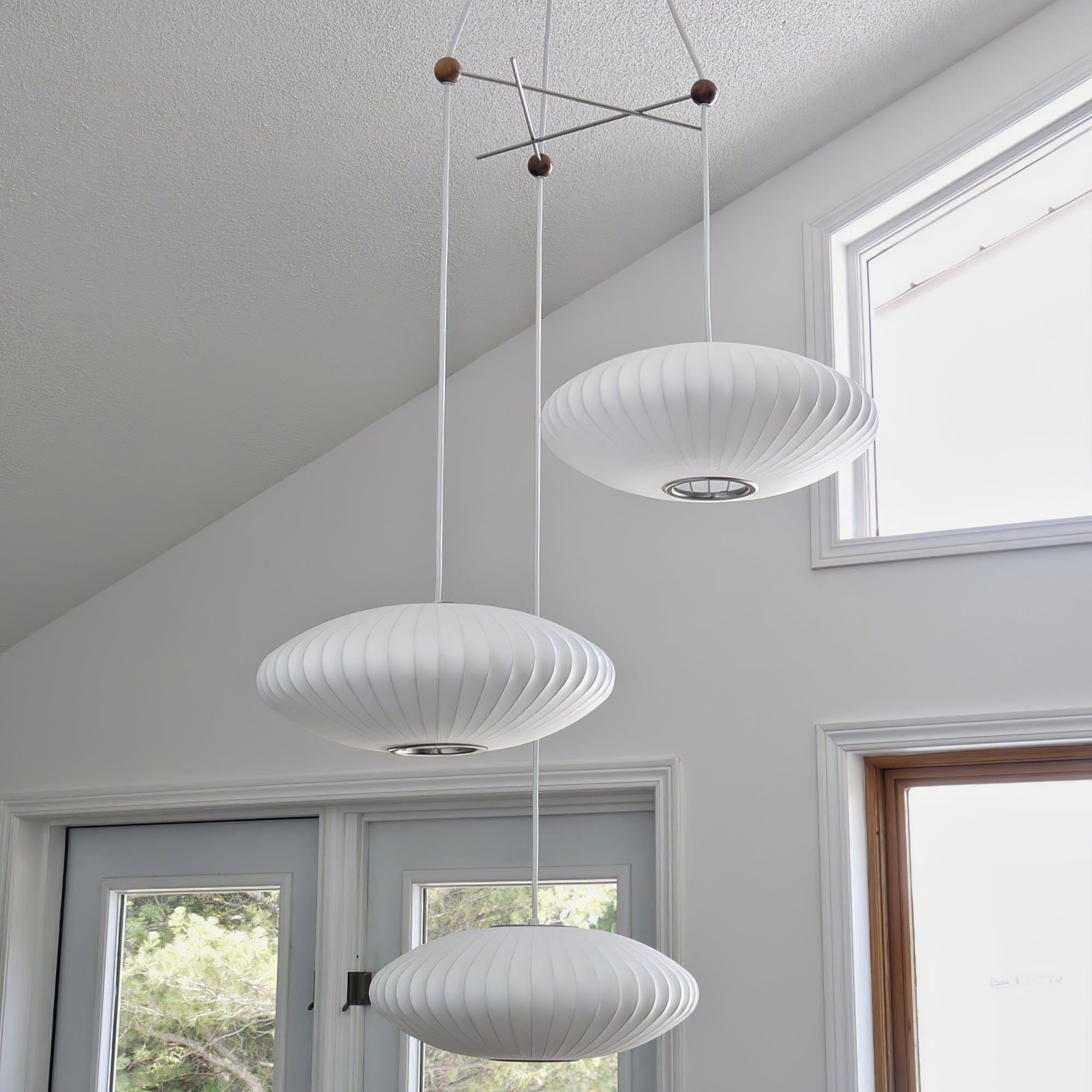Lampada a sospensione con bolla a pera triplaLampada a sospensione con bolla a pera tripla