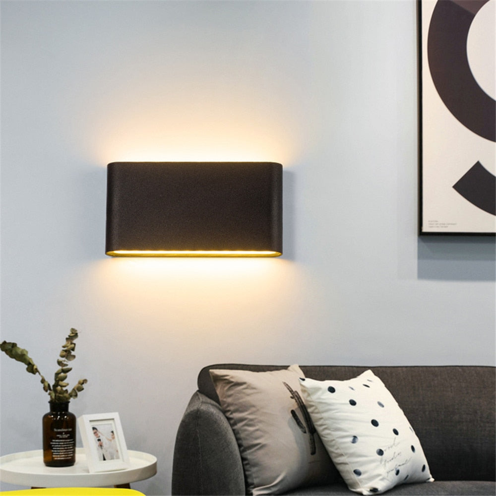 Applique da Esterno Moderna LED Impermeabile con Illuminazione Su e Giù